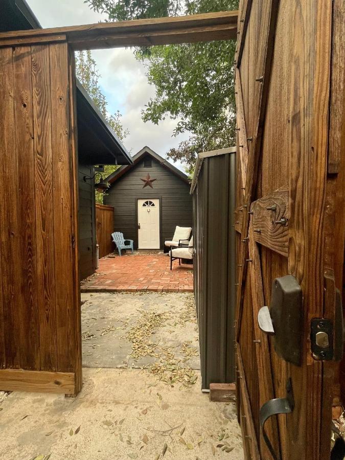 Morse Cottage Houston Exterior photo